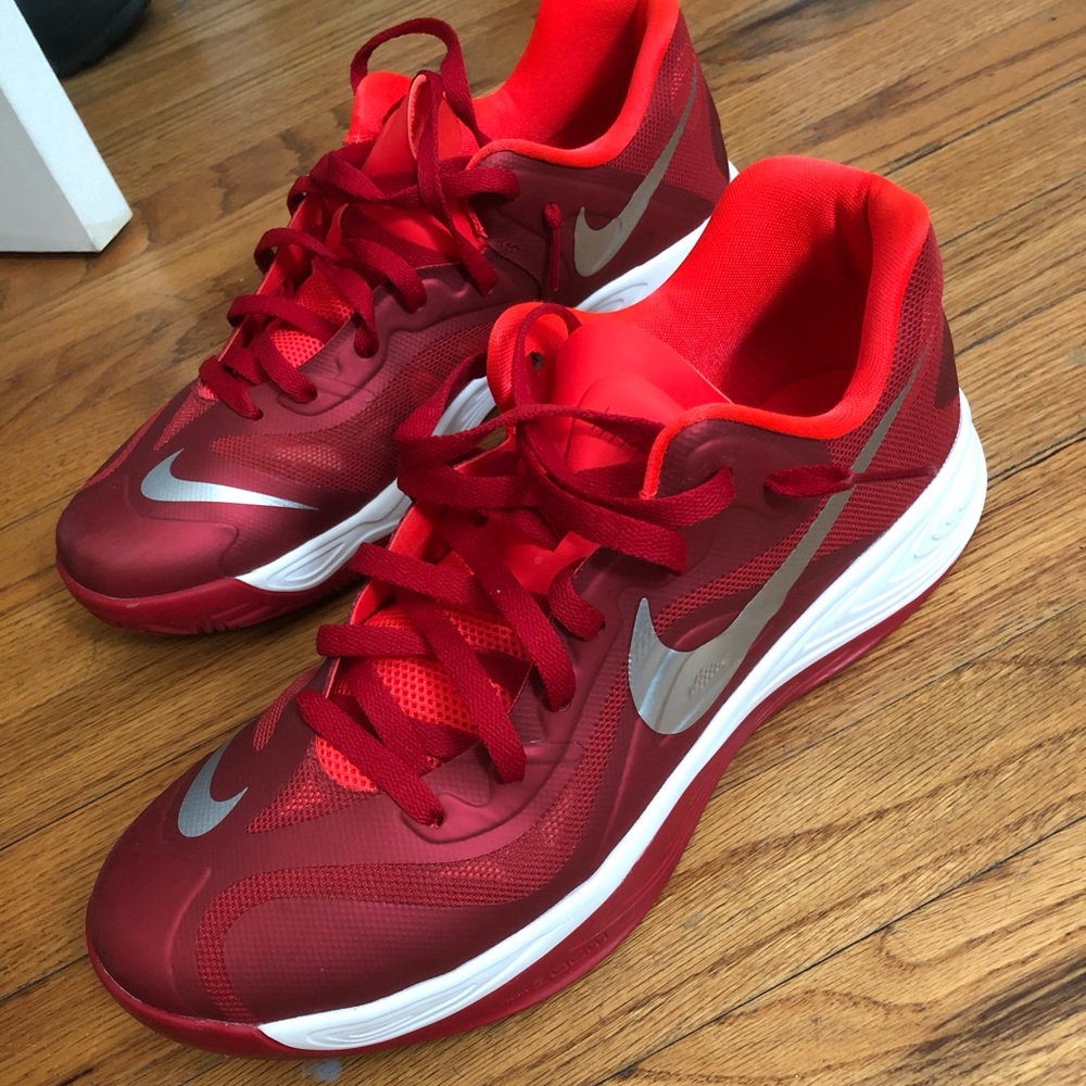 Nike Hyperfuse Low - Basically New